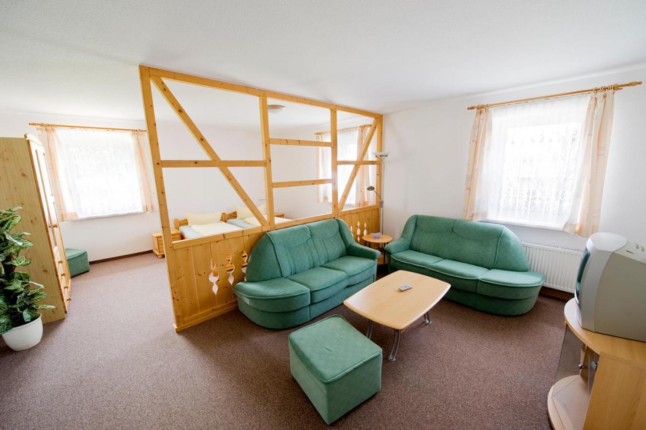 Sportpark Rabenberg Hotel Брайтенбрун Екстериор снимка