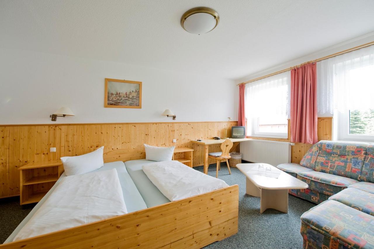 Sportpark Rabenberg Hotel Брайтенбрун Екстериор снимка