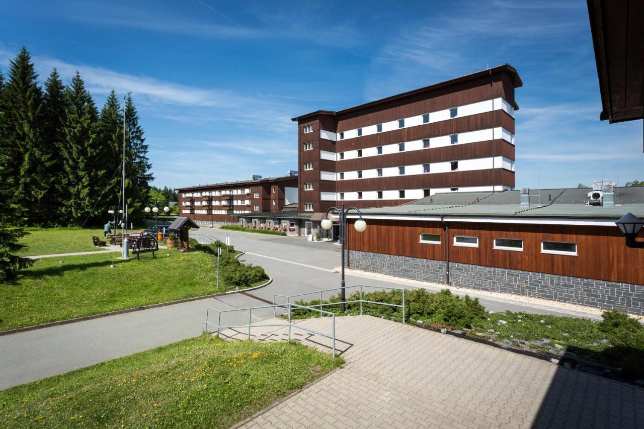 Sportpark Rabenberg Hotel Брайтенбрун Екстериор снимка