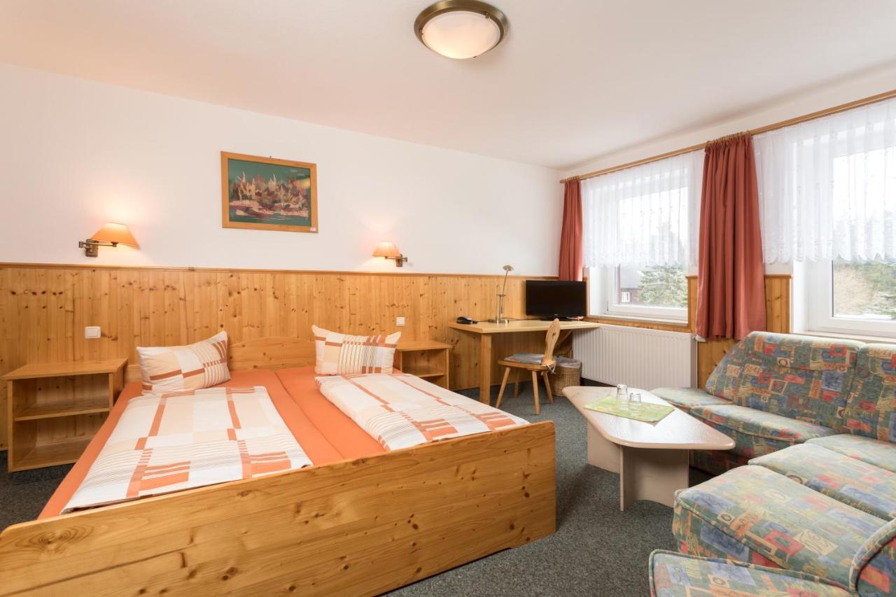 Sportpark Rabenberg Hotel Брайтенбрун Екстериор снимка