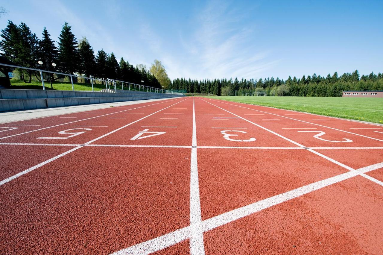 Sportpark Rabenberg Hotel Брайтенбрун Екстериор снимка