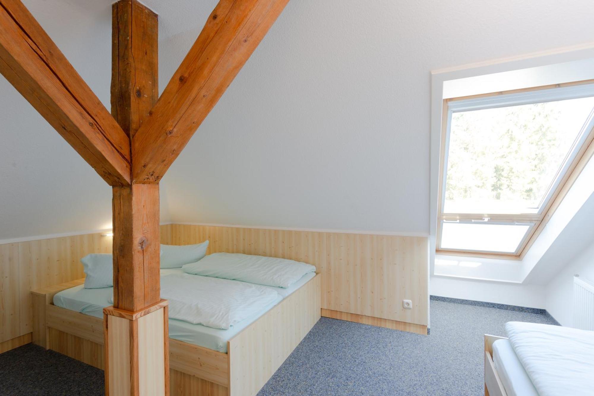 Sportpark Rabenberg Hotel Брайтенбрун Екстериор снимка