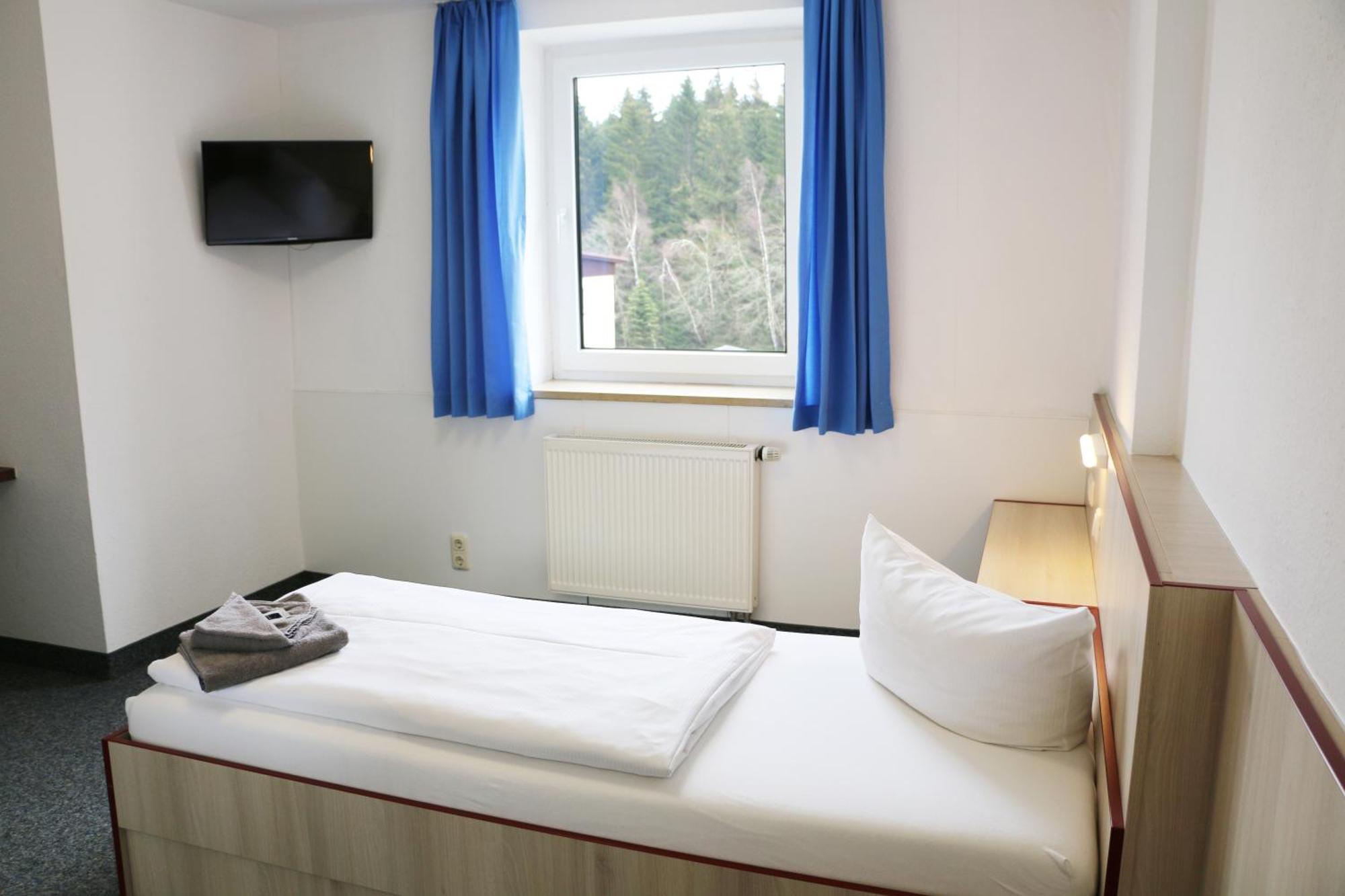 Sportpark Rabenberg Hotel Брайтенбрун Екстериор снимка