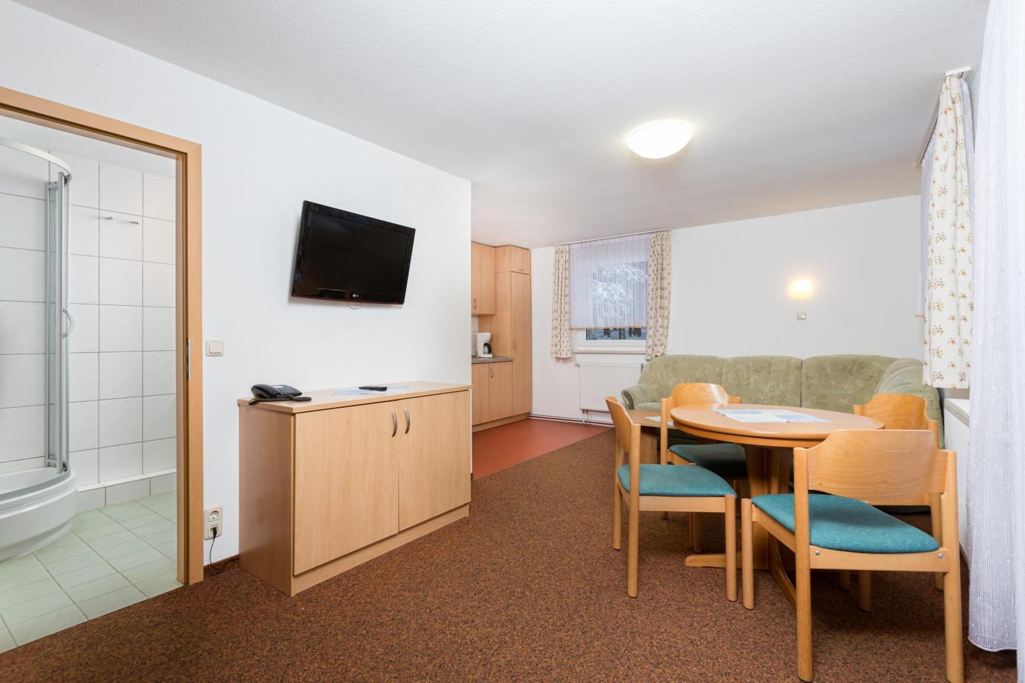 Sportpark Rabenberg Hotel Брайтенбрун Екстериор снимка