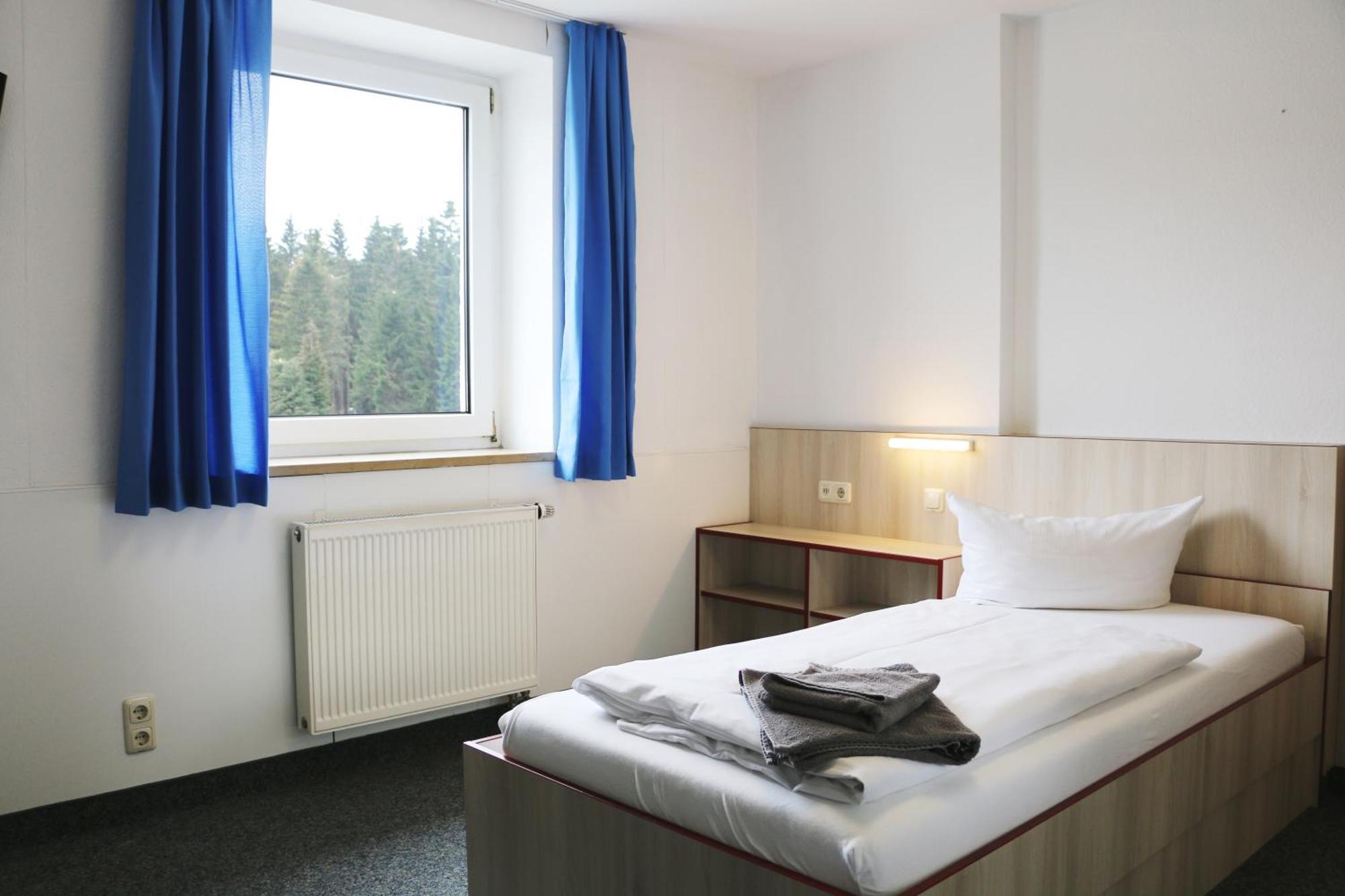 Sportpark Rabenberg Hotel Брайтенбрун Екстериор снимка